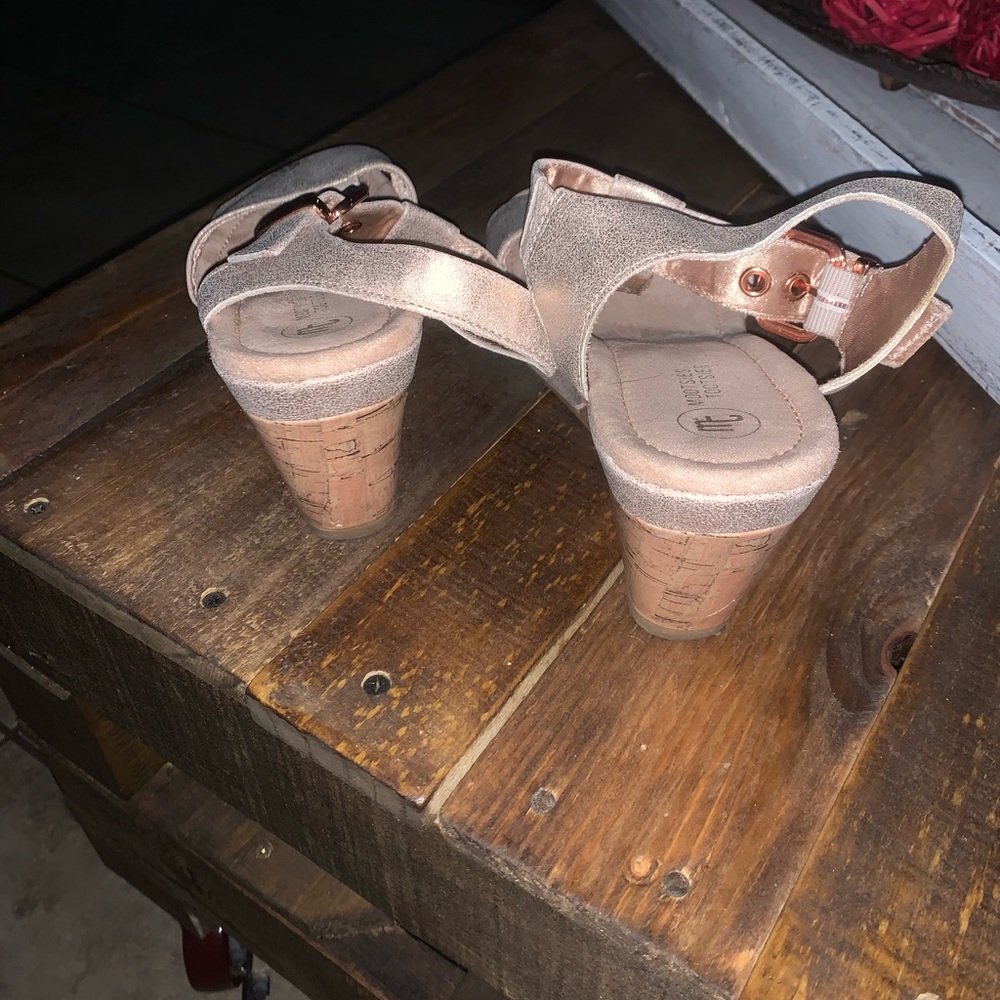 Sandals - Picture 5 of 6